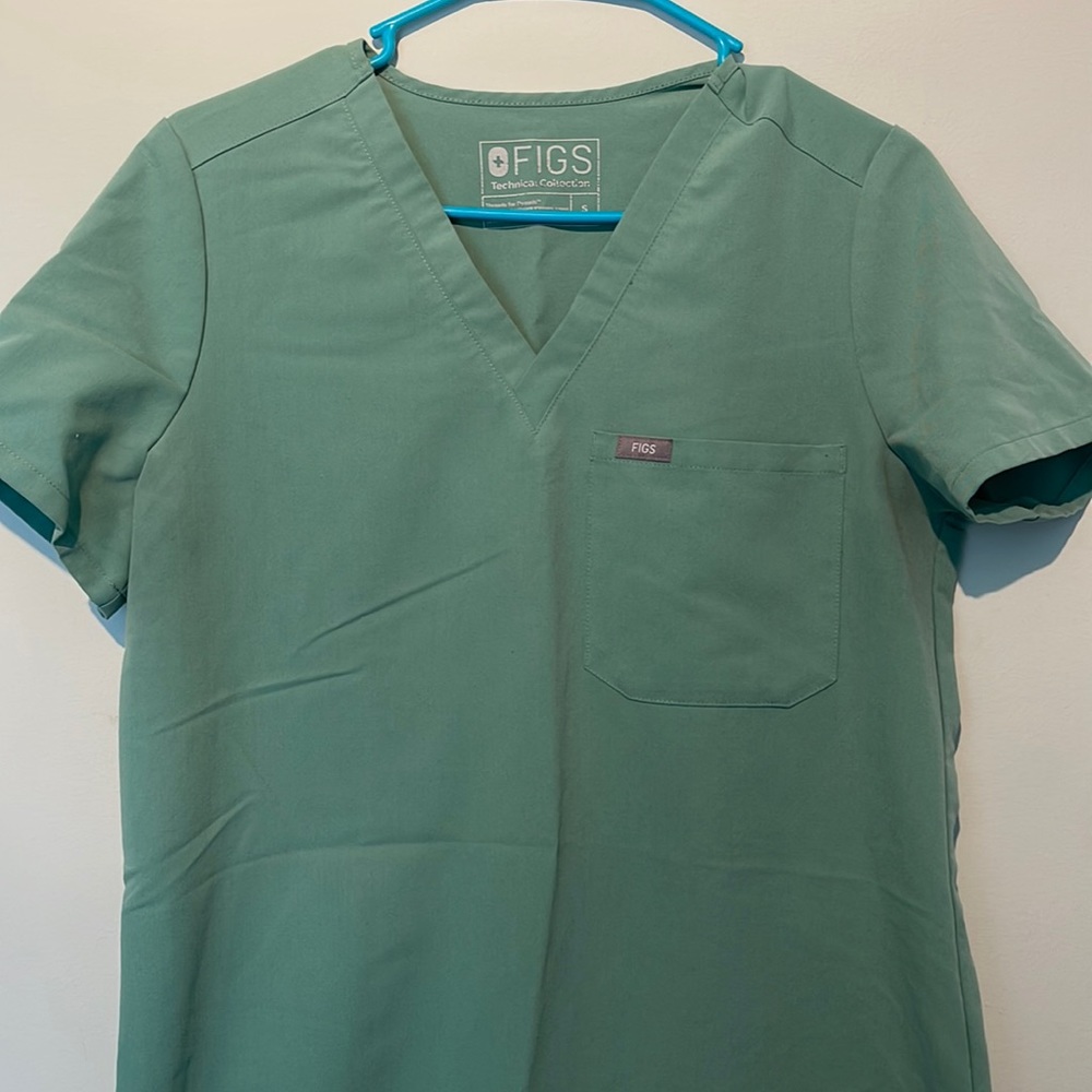 Green small figs top